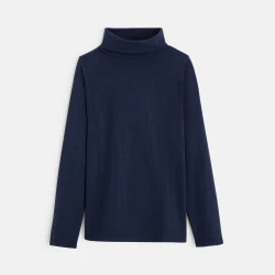 Long-sleeved turtleneck shirt