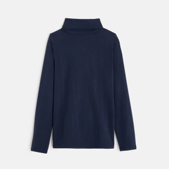 Long-sleeved turtleneck shirt