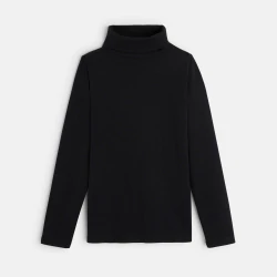 Long-sleeved turtleneck shirt