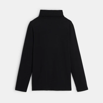 Long-sleeved turtleneck shirt