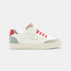 Low-top sneakers with star