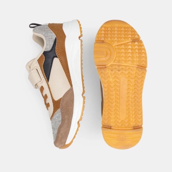 حذاء رياضي dadshoes للركض بأربطة وشريط لاصق، باللون الرمادي للفتيان حذاء رياضي dadshoes للركض بأربطة وشريط لاصق، باللون الرمادي للفتيان