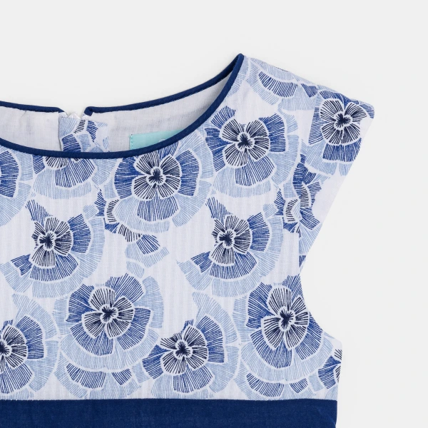 فستان أنيق بطبعة الزهور باللون الأزرق للفتيات الصغيرات فستان أنيق بطبعة الزهور باللون الأزرق للفتيات الصغيرات