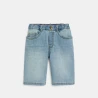 شورت برمودا من الجينز باللون الأزرق الباهت للأولاد.