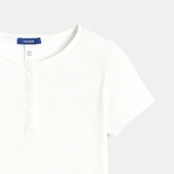 تيشيرت مضلع باللون الأبيض...