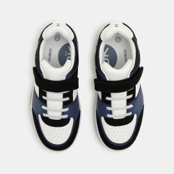 حذاء رياضي نمط «ستريت...