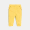 بنطال قطن فاخر بقصة ضيقة من الأسفل باللون الأصفر للأولاد الصغار بنطال قطن فاخر بقصة ضيقة من الأسفل باللون الأصفر للأولاد الصغار