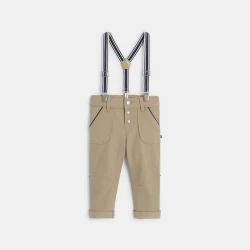 بنطلون (سروال) باللون البيج لين، بحمالات، ومصنوع من القطن الفاخر، مرن وقابل للتعديل، ويناسب الأطفال الصغار