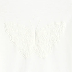 تيشيرت برسمة فراشة بأكمام...