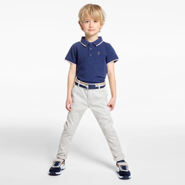 بنطال تشينو بحزام قماش باللون البيج للأولاد بنطال تشينو بحزام قماش باللون البيج للأولاد