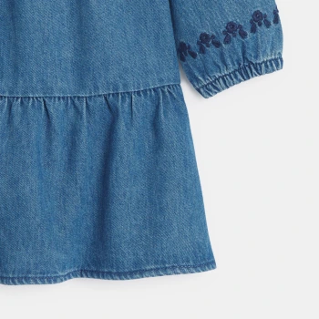 فستان جينز باللون الأزرق مُطرز للفتيات