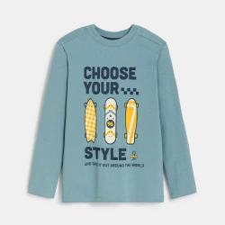 تيشيرت مزين بعبارة باللون...