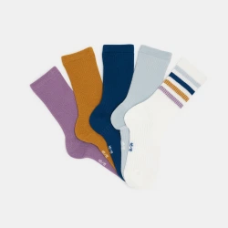 جوارب ملوّنة للأولاد...