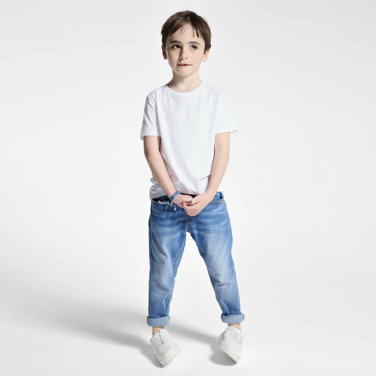 جينز بقصّة منفوخة، باللون الأزرق للأولاد جينز بقصّة منفوخة، باللون الأزرق للأولاد