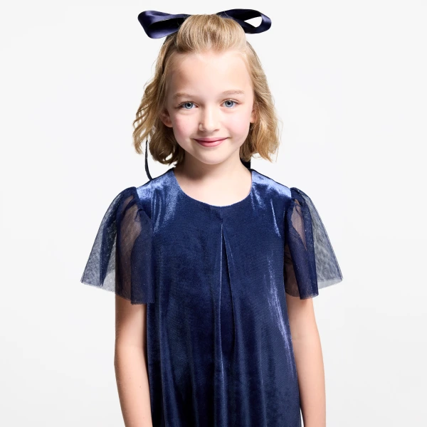 فستان من المخمل الناعم باللون الأزرق الداكن للفتيات فستان من المخمل الناعم باللون الأزرق الداكن للفتيات